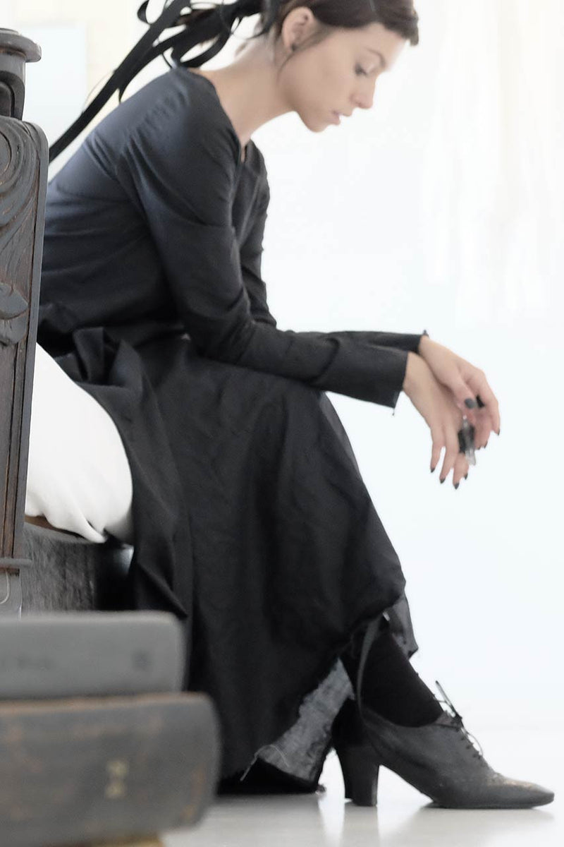 שרון ברונשר | שמלת קפלים מקסי שחורה שרוול ארוך | שמלות מקסי | קולקציית חורף 2016 של שמלות ובגדי ערב קז'ואל | חנות בוטיק בגדי מעצבים אונליין לנשים-8