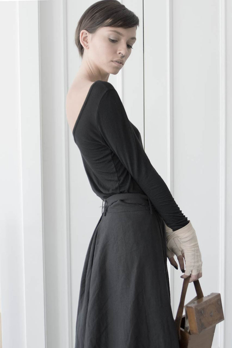 שרון ברונשר | חולצת טריקו שחורה שרוול ארוך עם גב פתוח מכותנה | חולצות אלגנטיות לנשים | קולקציית חורף 2016 של חולצות ערב קז'ואל | חנות בוטיק בגדי מעצבים אונליין לנשים-4