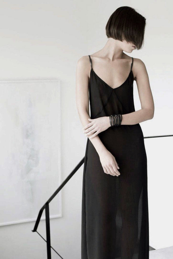 שרון ברונשר | שמלה מקסי שחורה עם כתפיות עור דקיקות | קולקציית קיץ 2016 שמלות ובגדי ערב קז'ואל לנשים - 2