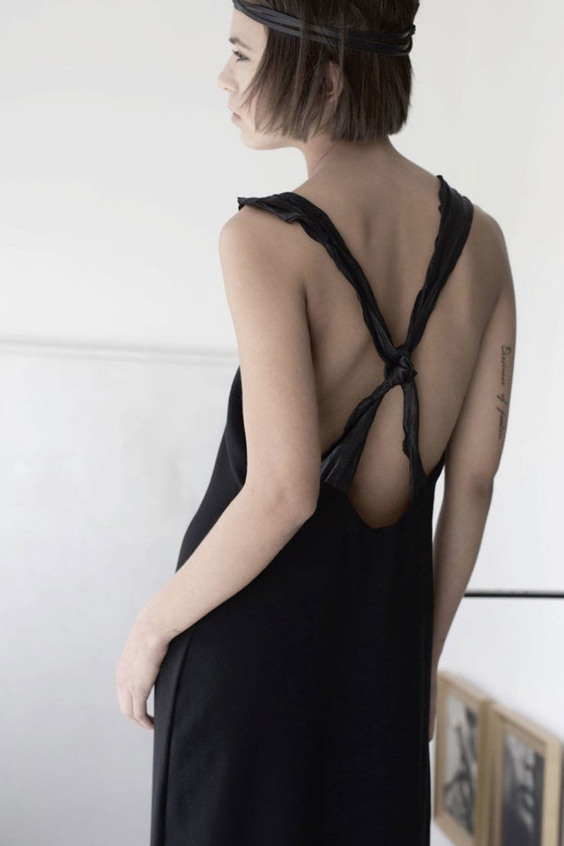 שרון ברונשר | שמלת מידי שחורה רצועות עור עם קשר על גב | קולקציית קיץ 2016 שמלות ובגדי ערב קז'ואל לנשים - 6