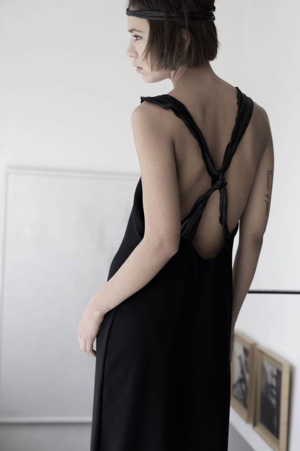 שרון ברונשר | שמלת מקסי שחורה רצועות עור עם קשר על גב | קולקציית קיץ 2016 שמלות ובגדי ערב קז'ואל לנשים - 1
