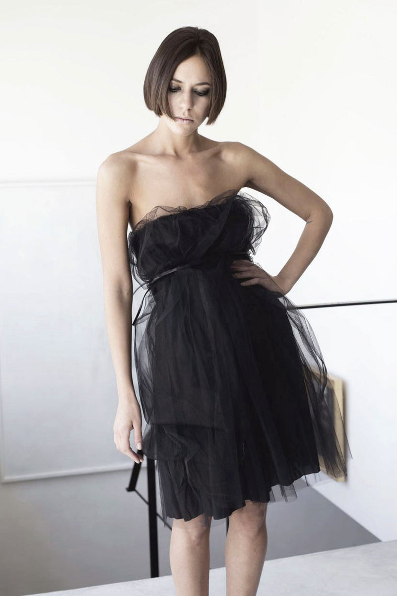 2 - שרון ברונשר | שמלת שיפון סטרפלס שחורה | בוטיק בגדים אונליין לנשים