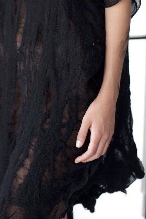 שרון ברונשר | שמלות משי קצרה שחורה | שמלות לאירוע מיוחדות | בוטיק בגדים אונליין לנשים -3